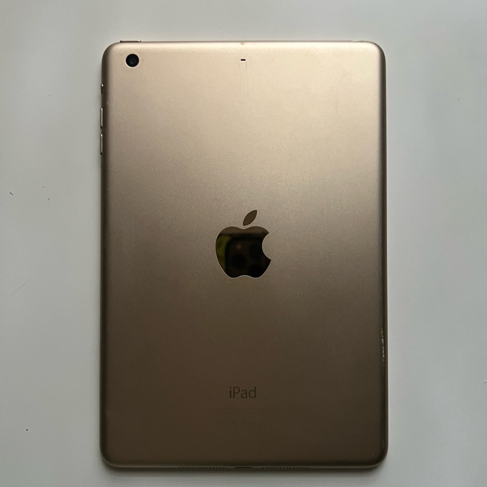 Apple iPad mini 3 128GB, Wi-Fi + Cellular (Unlocked), 7.9in - Gold.
